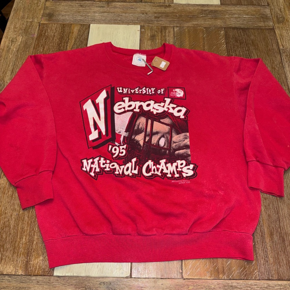 Delta Sweatshirt Mens XL Red Good 1995 Nebraska National Champs Vintage USA